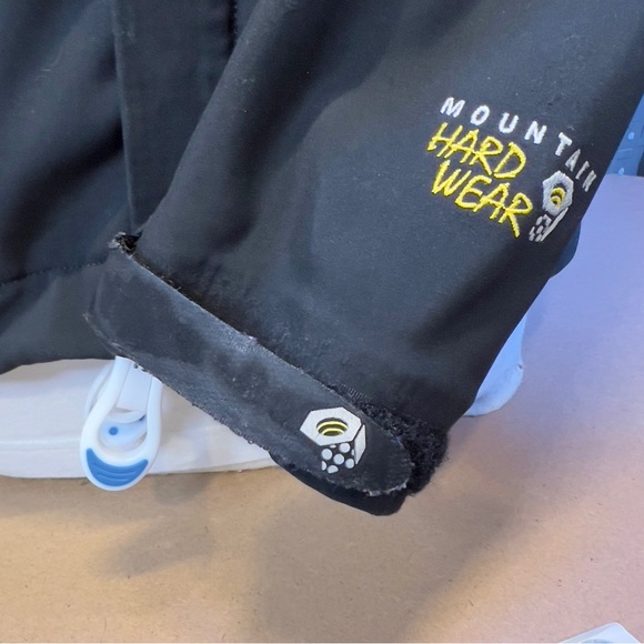 Mountain hardware jacket in preloved condition - Picture 9 of 15